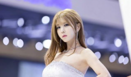 嫩模网红姗姗福利,美照诱惑，粉丝尖叫不已