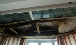 房顶漏水图片,图片揭示常见漏点及防治策略