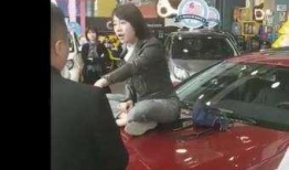 奔驰女车主回应背景