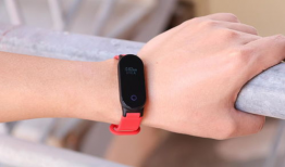 娱乐吃瓜戴手环